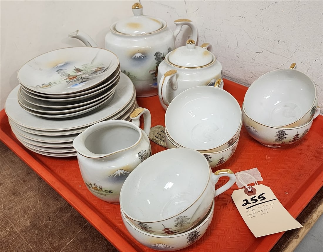 21 Pc. Kutani China Litho Pane Tea Set (1 of 3)