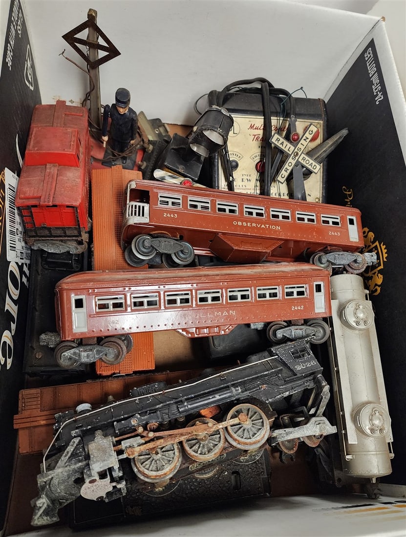 Bx 8 Pc. Lionel Incl. Engine #2026 + Pullman Cars #2442 + #2443, Transformer, Etc. (1 of 4)