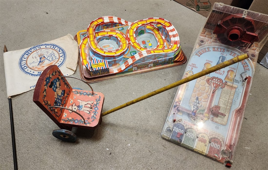 Bx Toys - '3 Keys to Treasure' Pinball Machine, Gong Ball Mfg. Co. Wooden Pull Toy, Ohio Art Coney (1 of 5)