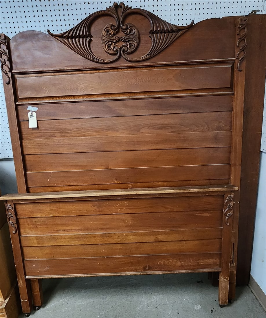 Vintage Oak Full Size Bed 78" H X 57" W: Vintage Oak Full Size Bed 78" H X 57" W