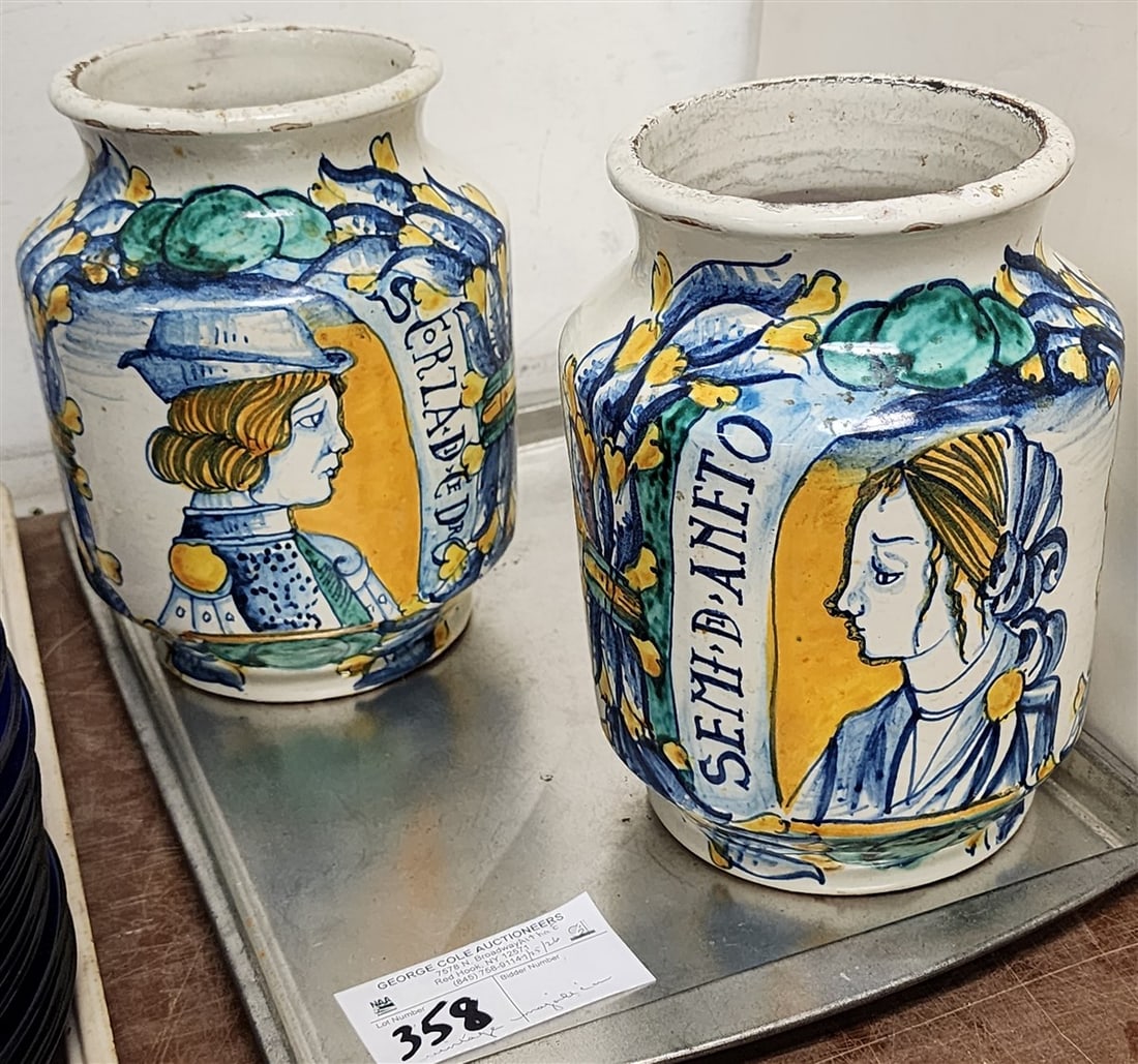 2 Vintage Majolica Apothecary Jars 7 3/4" H X 5 3/4" Diam.: 2 Vintage Majolica Apothecary Jars 7 3/4" H X 5 3/4" Diam.