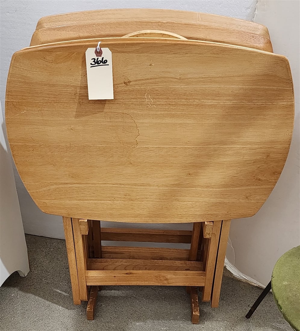 Stand 4 Folding TV Tables: Stand 4 Folding TV Tables