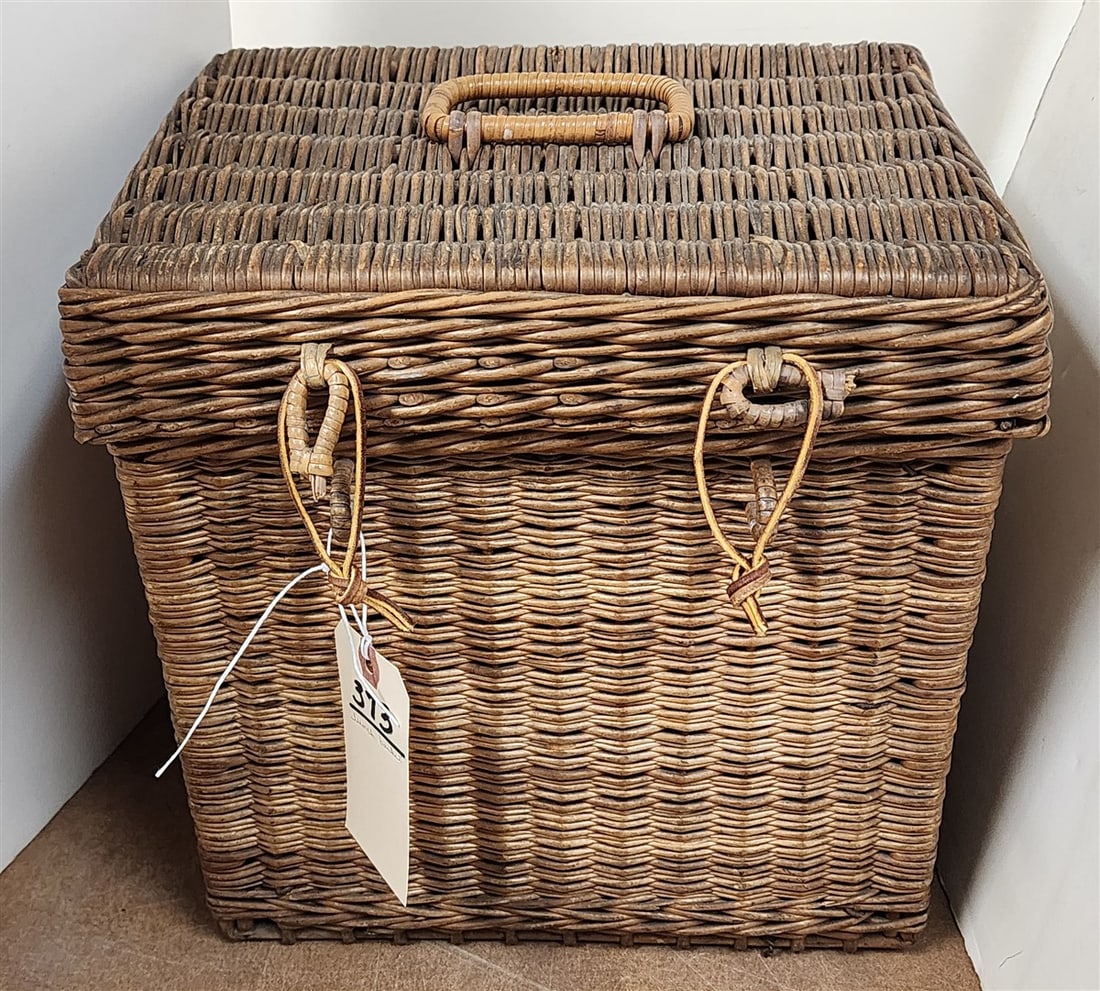 Vintage Picinic Basket11 1/2" H X 11 1/2" W X 9 1/2" D w/Accessories: Vintage Picinic Basket11 1/2" H X 11 1/2" W X 9 1/2" D w/Accessories