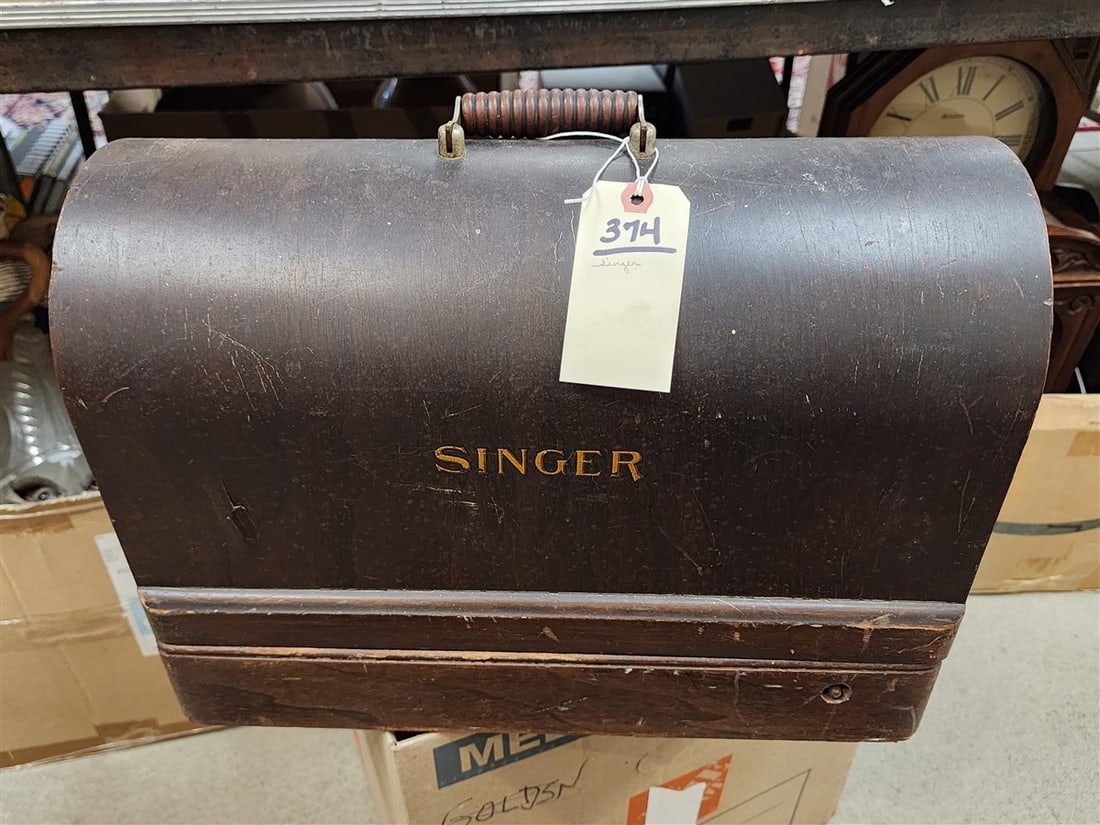 Vintage Singer Sewing Machine - 2