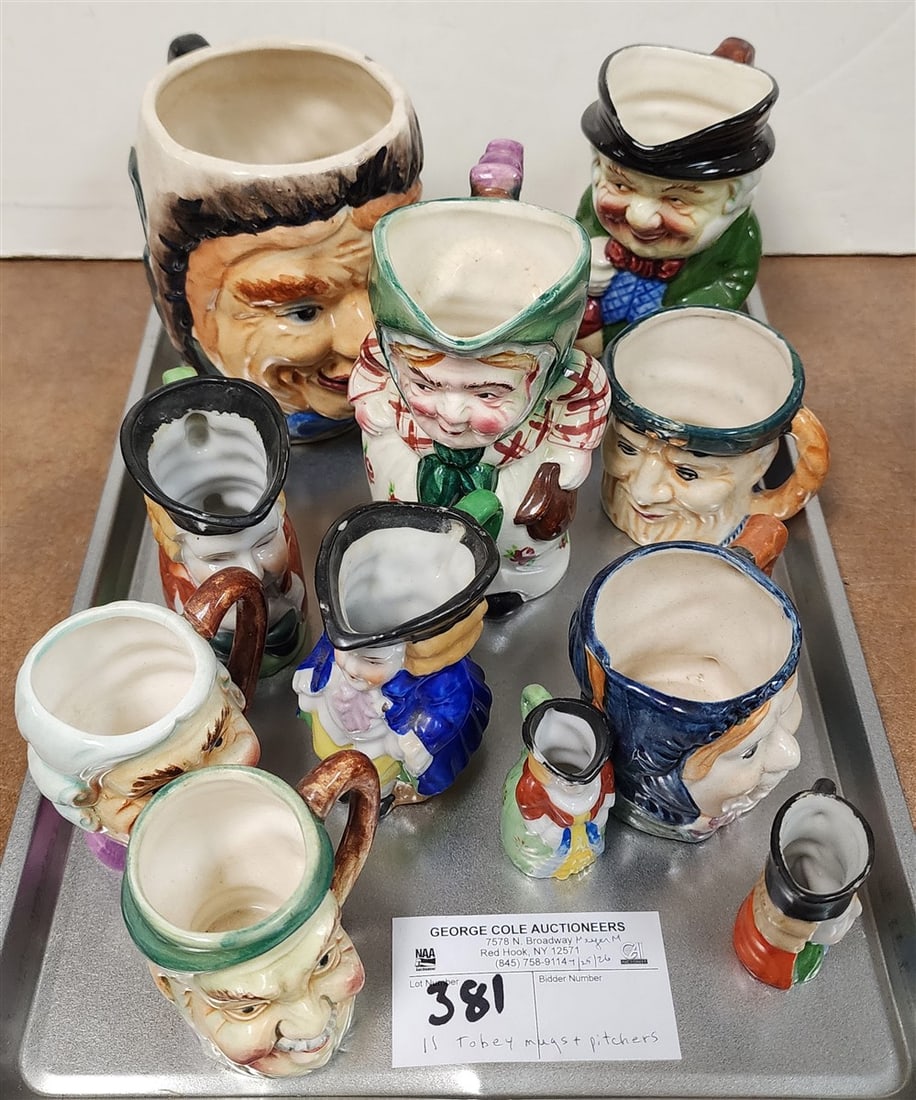 Tray 33 Pcs. Toby Mugs & Pitchers: Tray 33 Pcs. Toby Mugs & Pitchers
