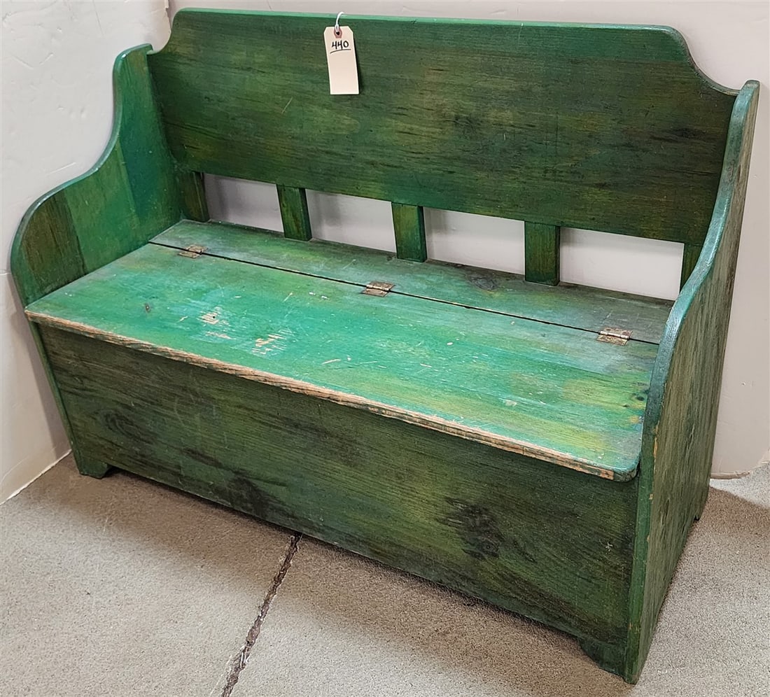 Green Lift Seat Bench 28 1/2" H X 40" W X 16" D: Green Lift Seat Bench 28 1/2" H X 40" W X 16" D