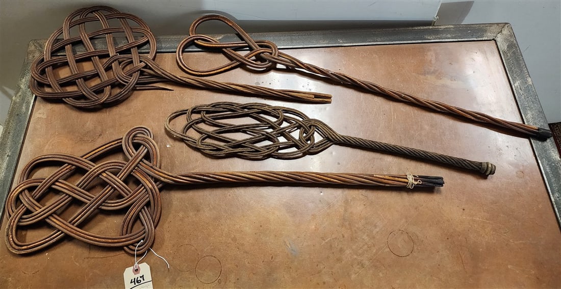 Lot 4 Vintage Wicker Rug Beaters: Lot 4 Vintage Wicker Rug Beaters