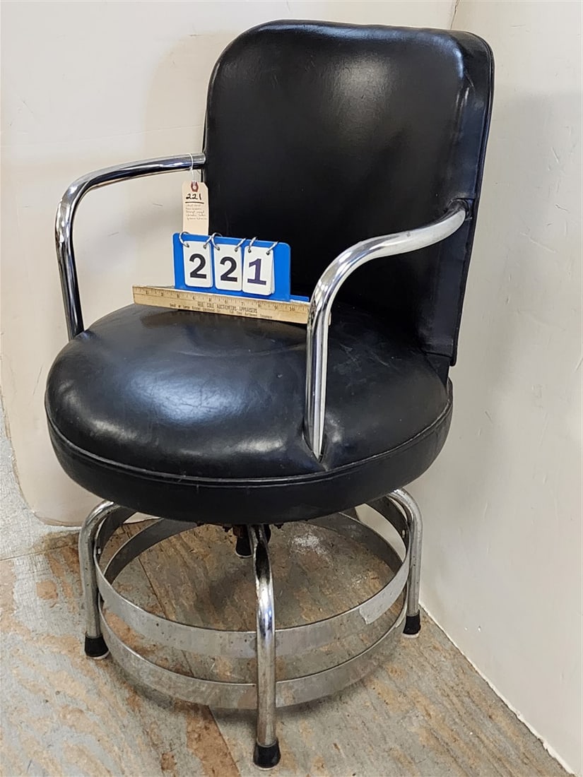 Art Deco Kem Weber Lloyd Royal Chrome Frame Armchair 37" H X 22 1/2" W X 19" D: Art Deco Kem Weber Lloyd Royal Chrome Frame Armchair 37" H X 22 1/2" W X 19" D
