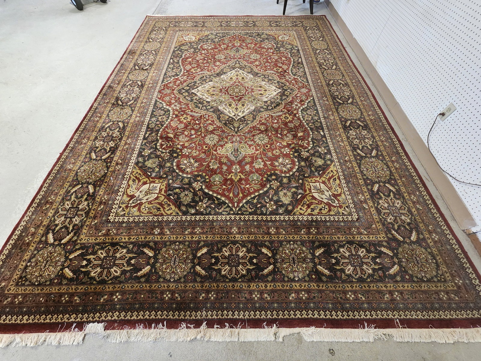 Tabriz Rug 9'8" X 13'10" (1 of 4)