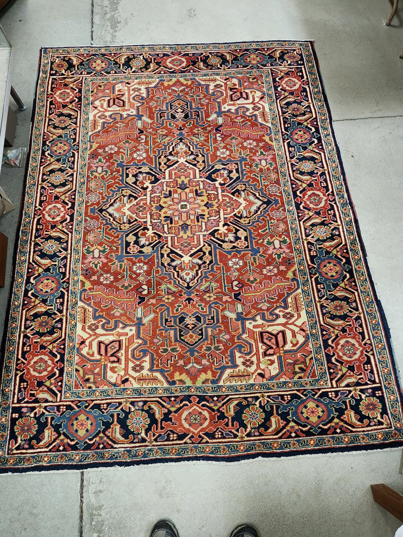 Heriz Rug 5'10" X 7'10": Heriz Rug 5'10" X 7'10"