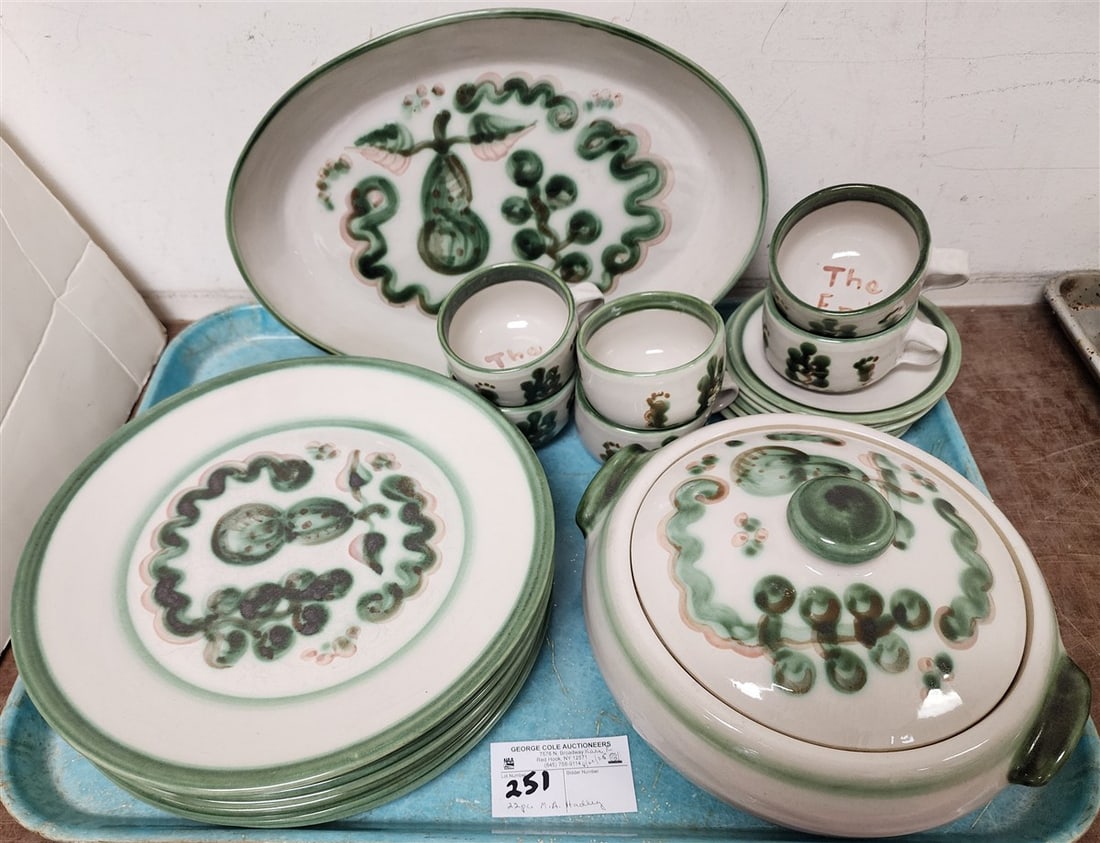 Tray 22 Pcs. M.A. Hadley 'Pear & Grape' Dinner Service: Tray 22 Pcs. M.A. Hadley 'Pear & Grape' Dinner Service