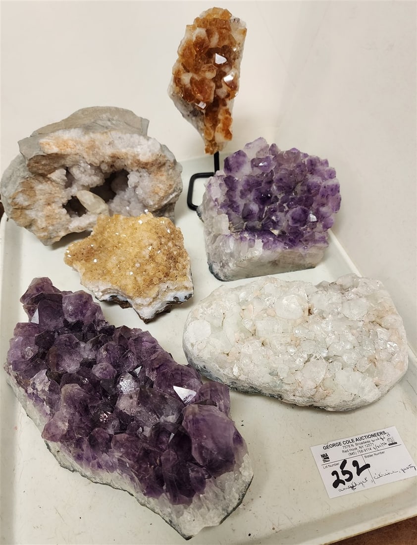 Tray Of Geodes & Crystal Specimens - Amethyst, Quartz, Citrine (1 of 2)