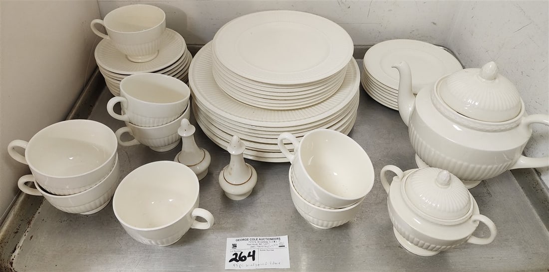 45 Pcs. Wedgewood Edme Dinner Service (1 of 3)