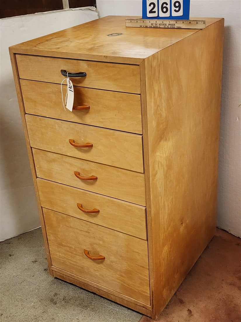 Maple 6 Drawer Chest 39" H X 20" W X 24" D: Maple 6 Drawer Chest 39" H X 20" W X 24" D