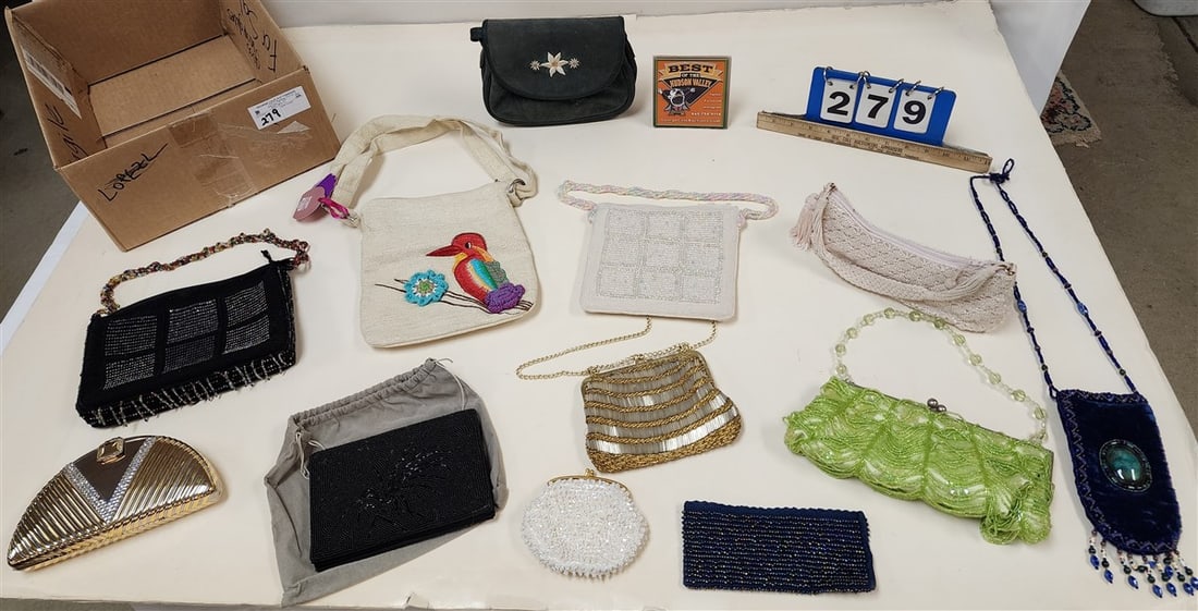 Bx 6 Beaded Purses, 3 Change Purses, Sascha Metal Clutch + 2 Others: Bx 6 Beaded Purses, 3 Change Purses, Sascha Metal Clutch + 2 Others
