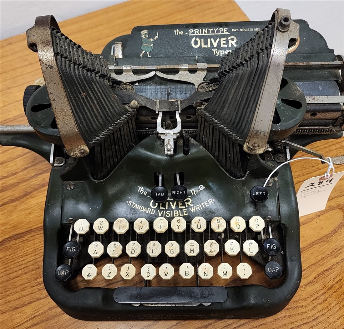 Oliver #9 Bat WingTypewriter - 5