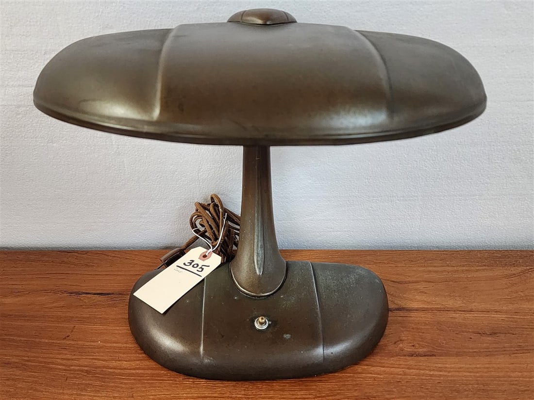 Vintage Deco Metal Desk Lamp 13" H X 14 1/4" W X 9 1/2" D: Vintage Deco Metal Desk Lamp 13" H X 14 1/4" W X 9 1/2" D