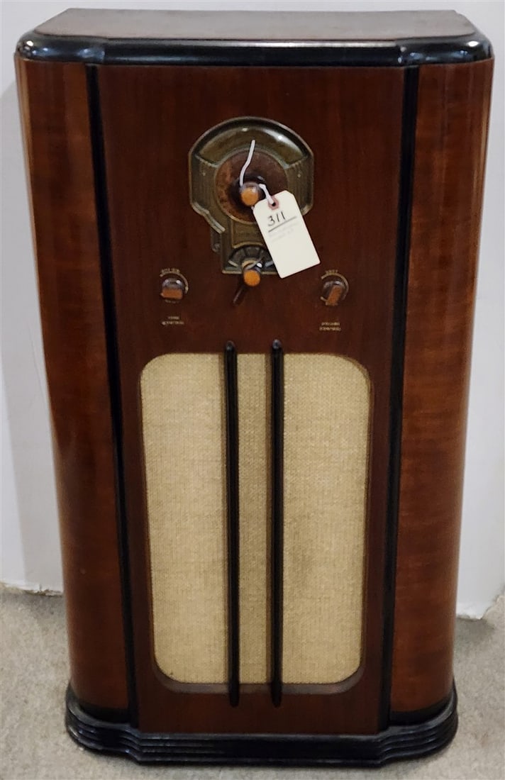 Vintage 30's Console Radio Motorola Model # 6Y (1 of 6)