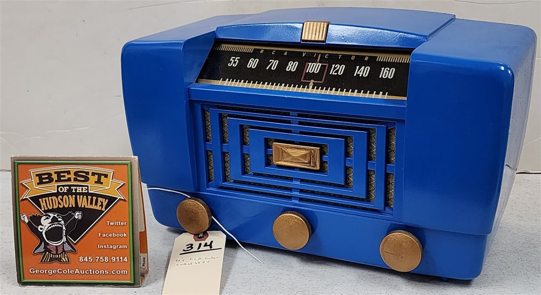RCA Victor 1940's Radio Model # 66X11 (1 of 5)