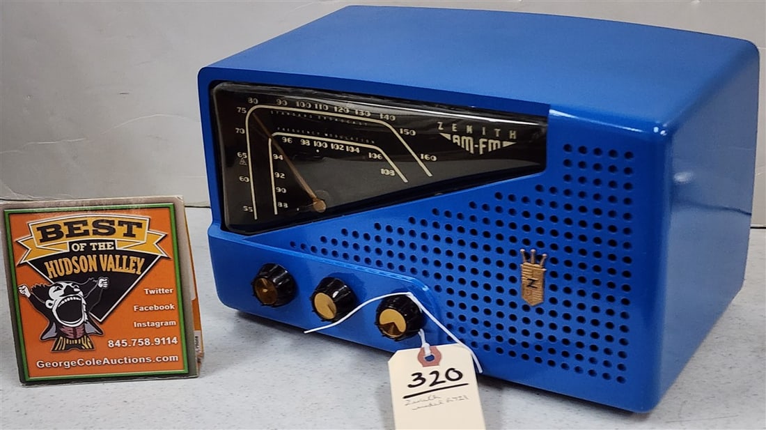 Zenith Radio Model # RR 721 (1 of 4)