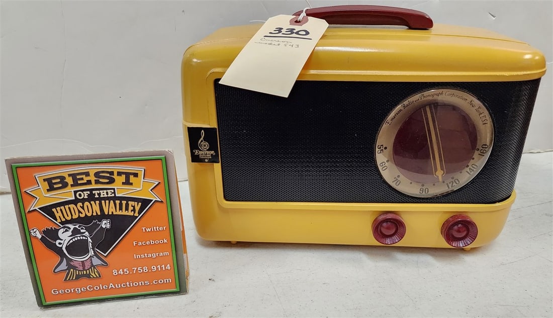 Emerson Radio Model 543 (1 of 4)