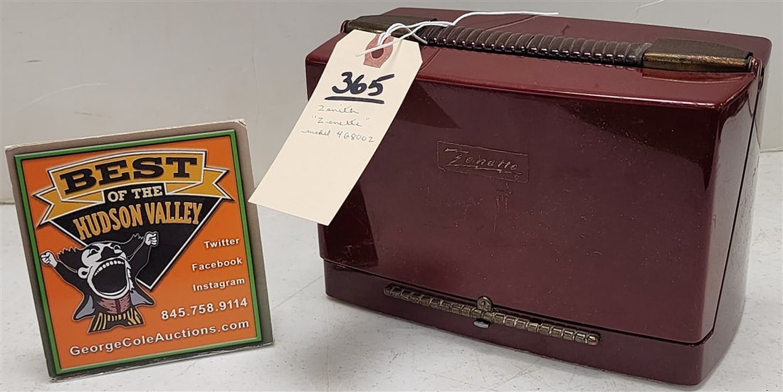 Zenith 'Zenette' Radio Model # 4G8002: Zenith 'Zenette' Radio Model # 4G8002