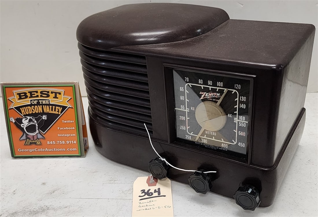 1940 Zenith 'Beehive' Radio Model 6-D-516 (1 of 4)
