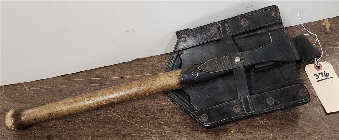 1942 Trench Shovel 18 1/2" (1 of 5)