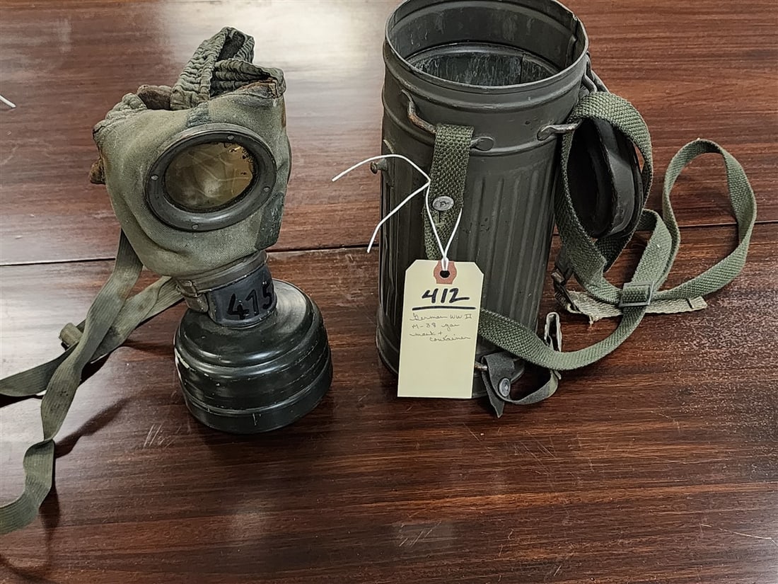 German WWII M38 Gas Mask + Container: German WWII M38 Gas Mask + Container