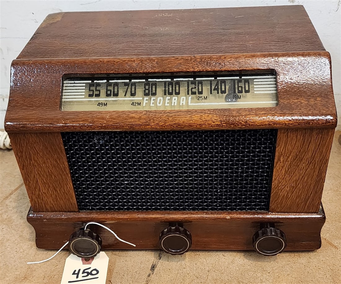 Federal Radio Model 1030 (1 of 3)
