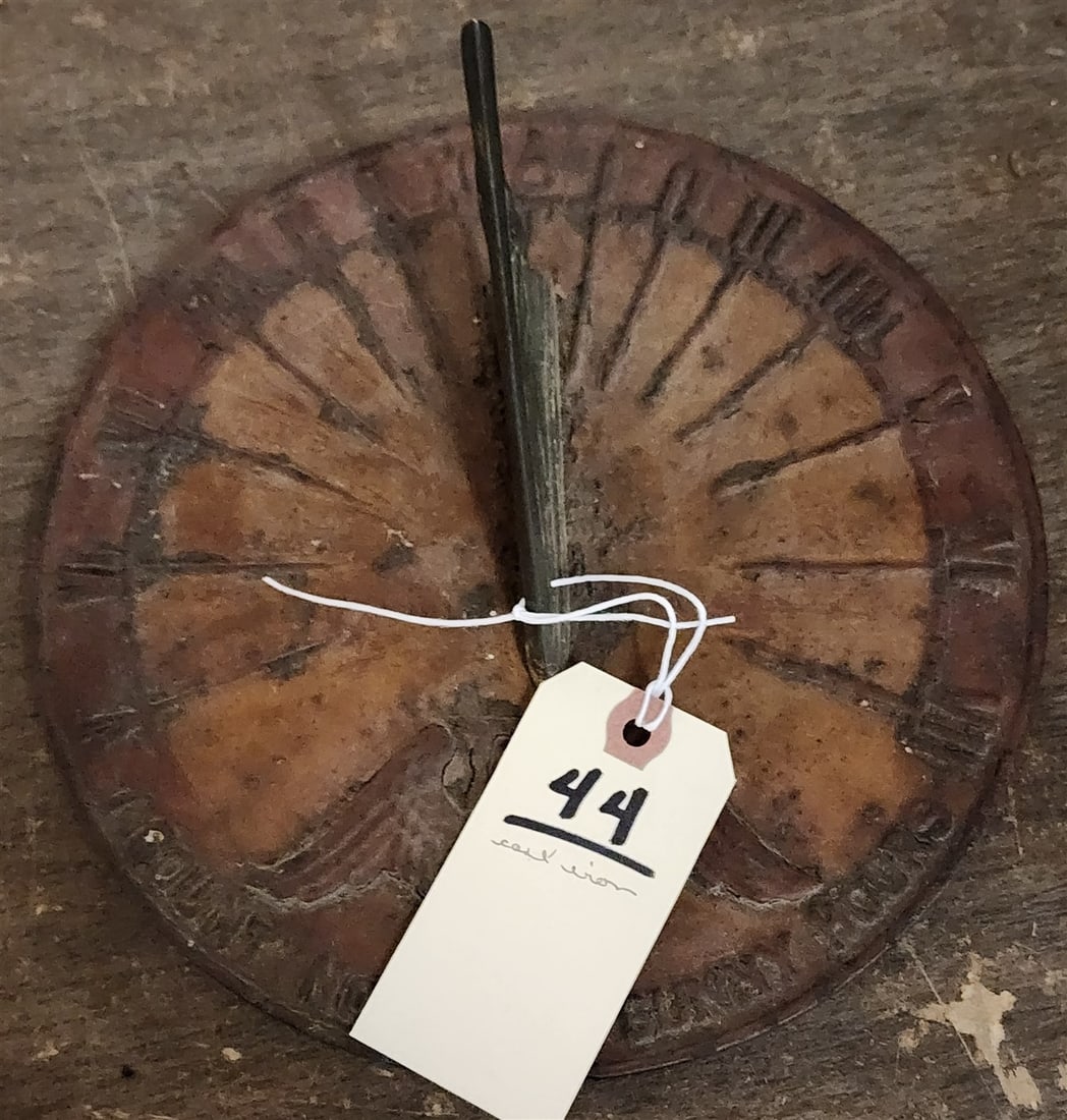 Vintage Cast Iron Sun Dial 4" H X 9" Diam. (1 of 3)