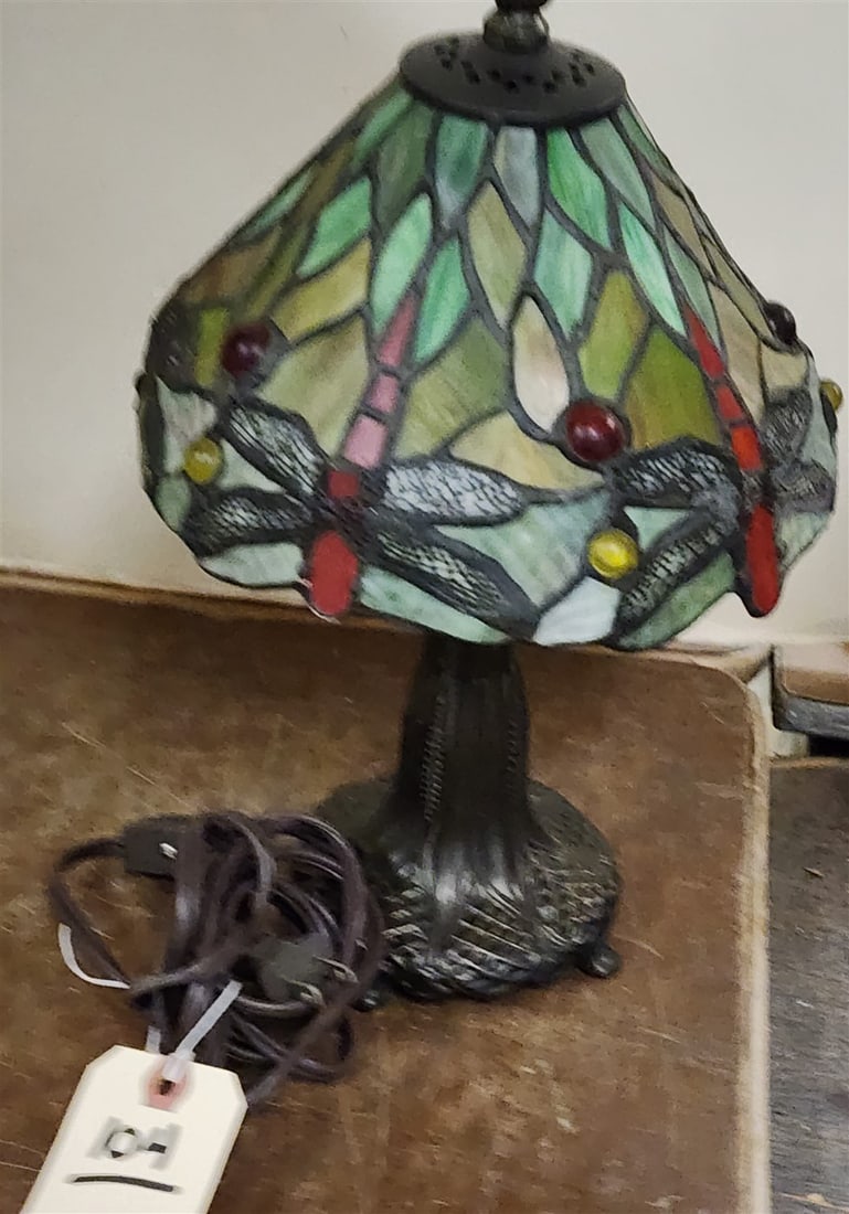 Leaded Shade Table Lamp 13" H X 8 Diam.: Leaded Shade Table Lamp 13" H X 8 Diam.