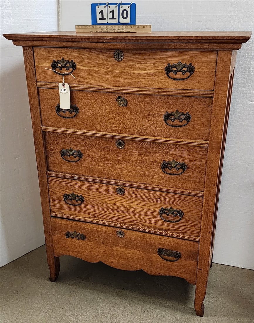 Oak 4 Drawer Chest 45 1/2" H X 34" W X 19" D: Oak 4 Drawer Chest 45 1/2" H X 34" W X 19" D