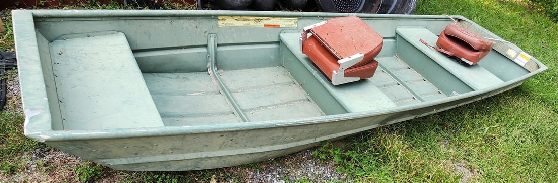 Aluminum Row Boat (1 of 8)