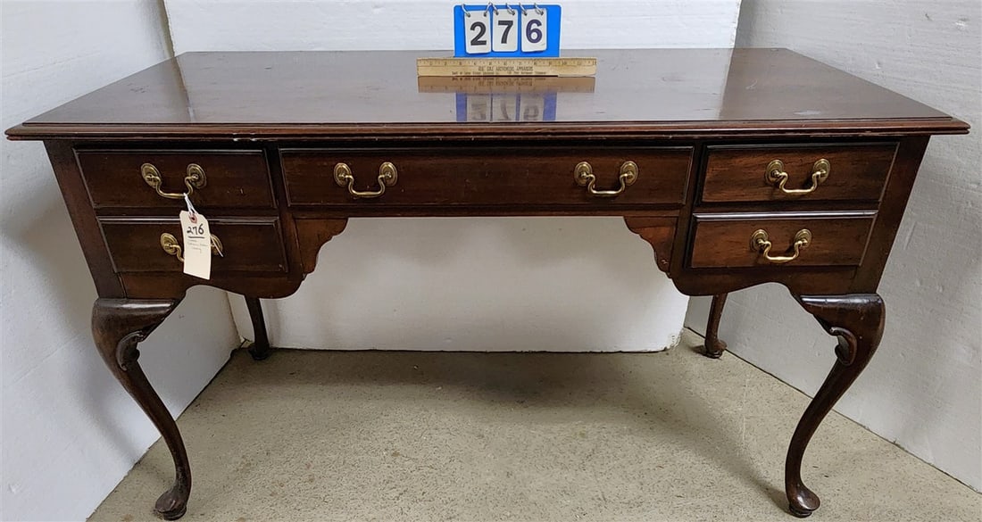 Ethan Allen Cherry Queen Anne Style 3 Drawer Desk 30" H X 50 1/2" W X 24 1/2" D: Ethan Allen Cherry Queen Anne Style 3 Drawer Desk 30" H X 50 1/2" W X 24 1/2" D