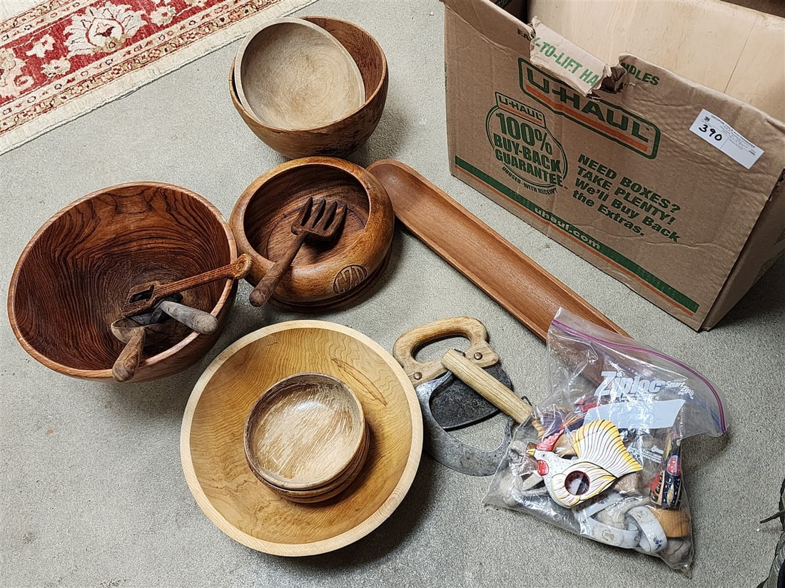 Box Of 10 Wooden Bowls - 8" H X 19" W X 14" D, 7" H X 12" Diam., Etc.: Box Of 10 Wooden Bowls - 8" H X 19" W X 14" D, 7" H X 12" Diam., Etc.