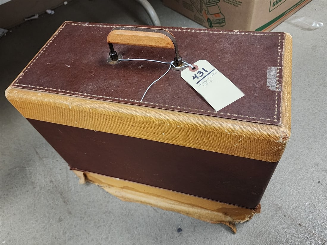 Singer Sewing Machine Model 66-16 - 3