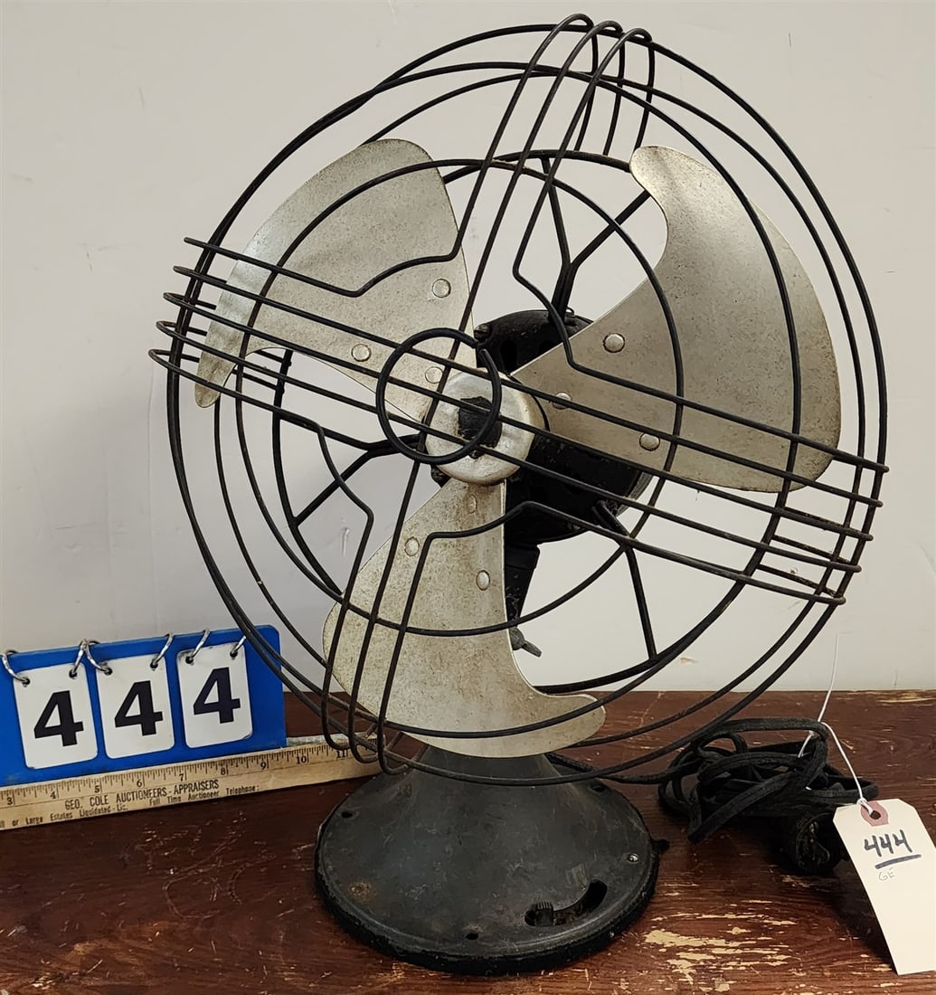 Vintage GE Table Fan 19" (1 of 3)