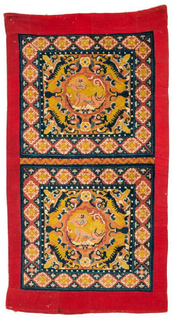 Schigatse Khagangma (Stuhlsitz): um 1900, 146 x 78 cm, Zentralasien, Südtibet Guter Zustand, Rückseite mit Stoff hinterlegt, rote Umrandung