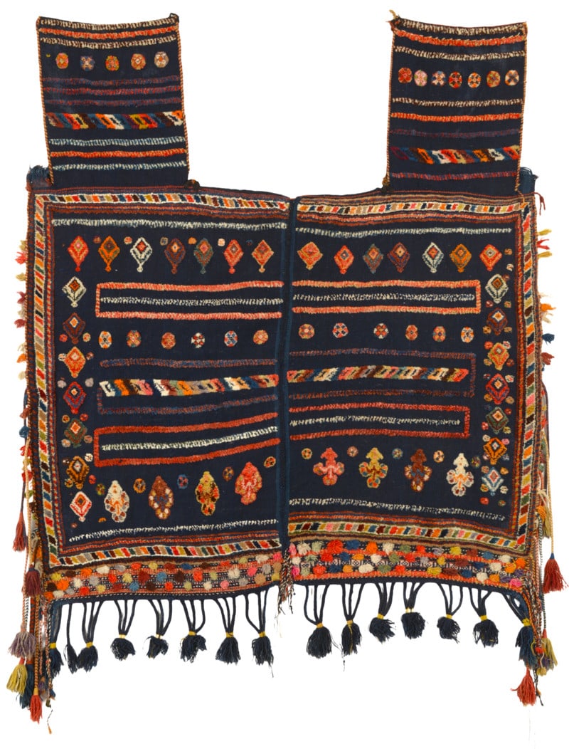 Qashqai Horse Cover (1 of 2)