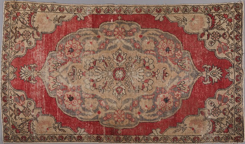 Oriental Carpet, 5' 6 x 3' 2. (1 of 1)