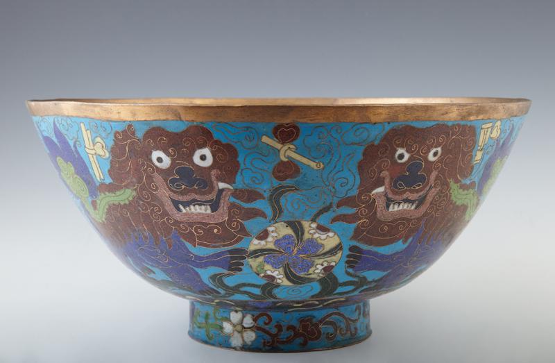 Large Chinese Cloisonne Bowl, 20th c., the interior (1 of 3)