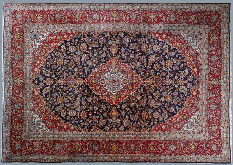 Heriz Carpet, 9' 9 x 13' 9. (1 of 1)
