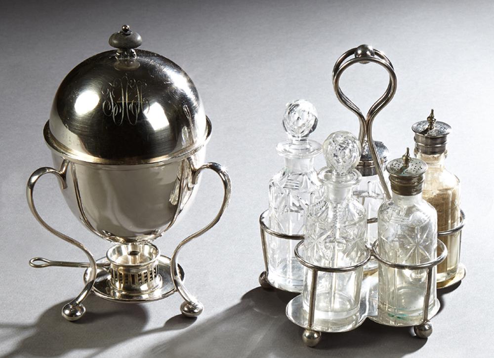 Two Pieces of English Silverplate, 20th c., consisting (1 of 2)