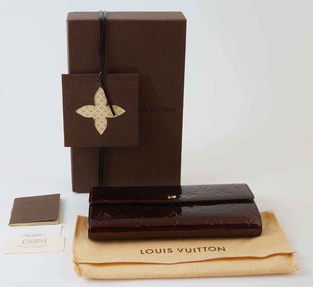 Louis Vuitton Amarante Sarah 10 Wallet, the calf (1 of 5)