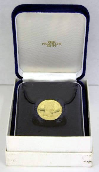 British Virgin Islands $100 Gold Proof Coin, 1975,: British Virgin Islands $100 Gold Proof Coin, 1975, 7.1 grams ( .23 troy oz.) of 900/1000 fine gold, from the Franklin Mint, with a certificate of authenticity, in a presentation case.