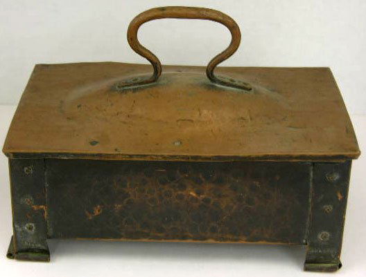 Arts and Crafts Hand Hammered Lidded Copper Box, c.: Arts and Crafts Hand Hammered Lidded Copper Box, c. 1910, by the Benedict Studio, Syracuse, N. Y., , H.- 7 in., W.- 10 in., D.- 6 in.