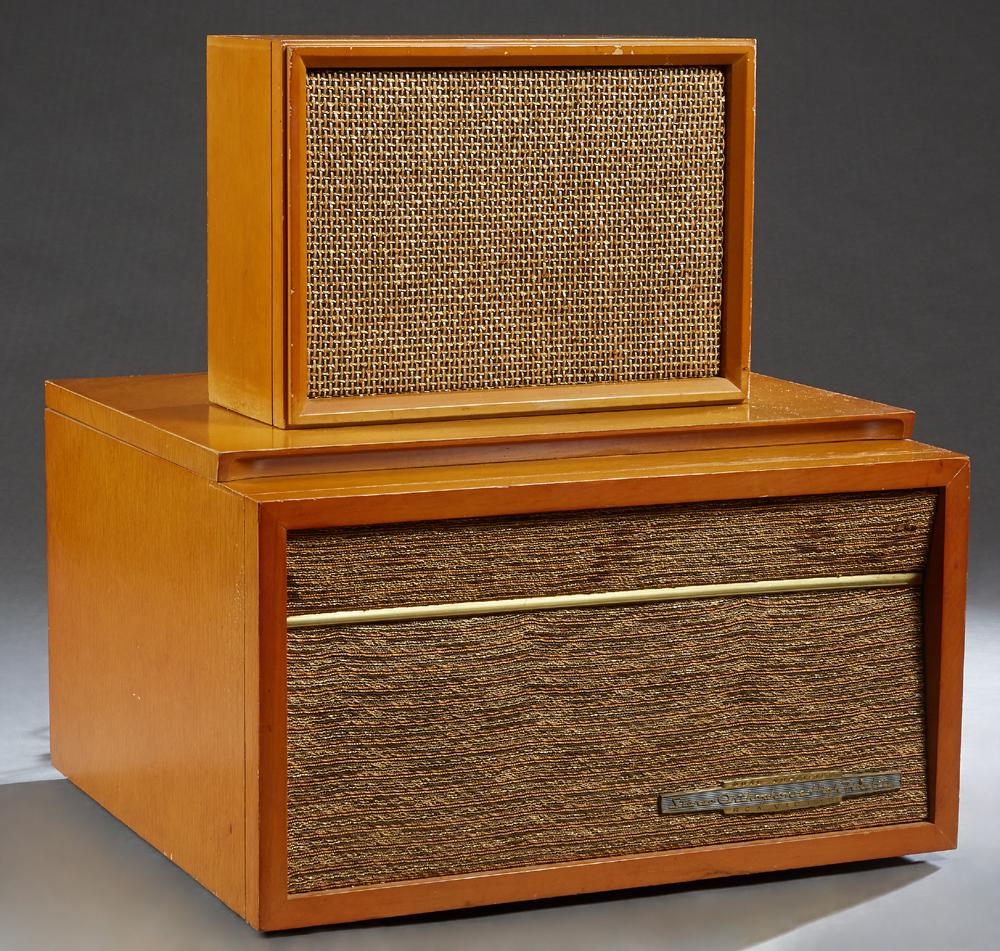 RCA Victor Mid Century Modern Stereo Orthophonic High (1 of 3)