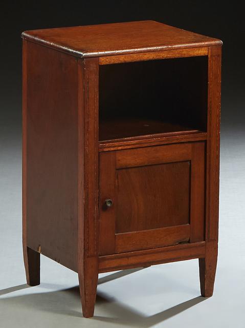 French Louis XVI Style Carved Beech Nightstand, 20th (1 of 1)
