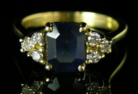Lady's 14K Yellow Gold Dinner Ring , with a one ca